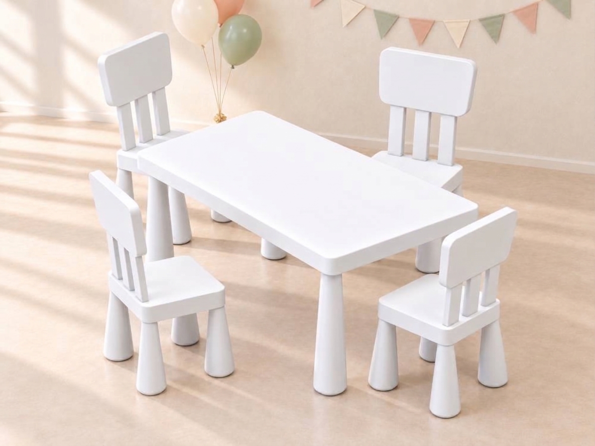 Pack table + 4 chaises en location