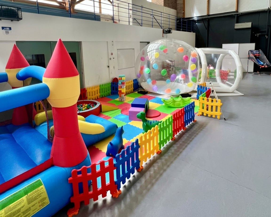Kids Corner Royal Kids Park en version Multicolore, aire de jeux Soft Play avec piscine à balles